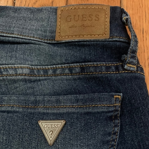 NWOT Guess Jeans, US 25 - Picture 3 of 3